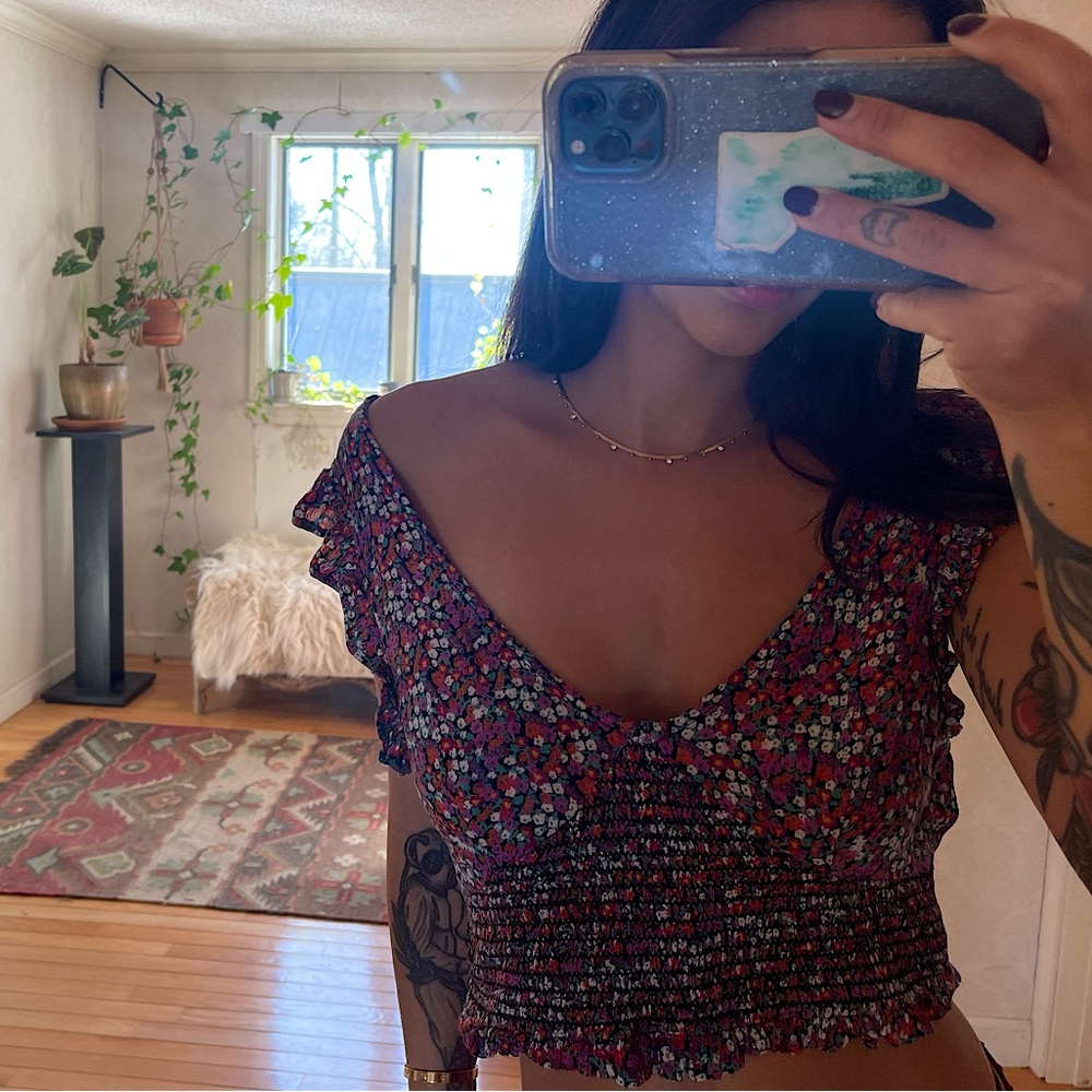 Patrons of peace floral crop top - Picture 4 of 4